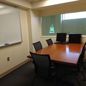 Health Sciences Center Study Room with table and chairs