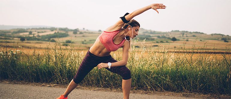 12 Best Dynamic Stretches For Any Workout, From A Trainer